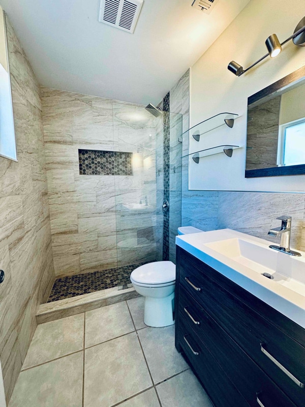 Photo - 955 Schumann Dr