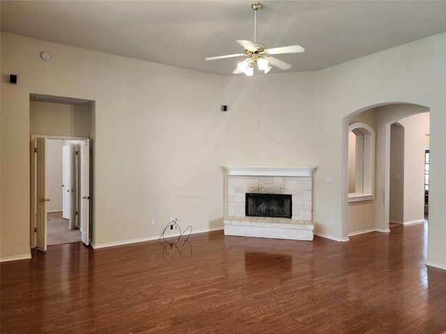 200 Sutterville Cove