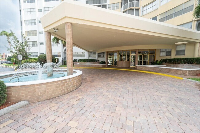 Photo - 100 Golden Isles Dr Unit 809