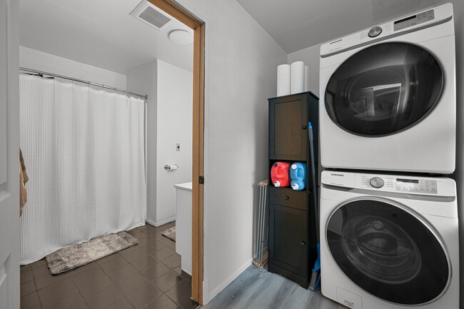 Building Photo - 6258 Bellwood Dr Rental