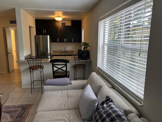 Photo - 1220 NE 3rd St Unidad 107