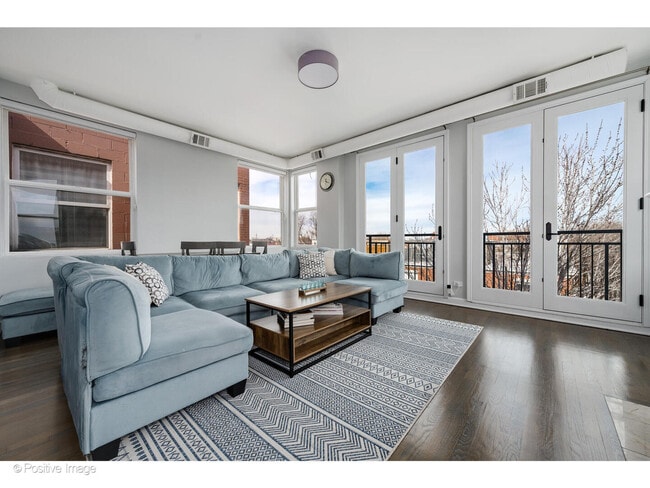 Photo - 2401 W Lexington St