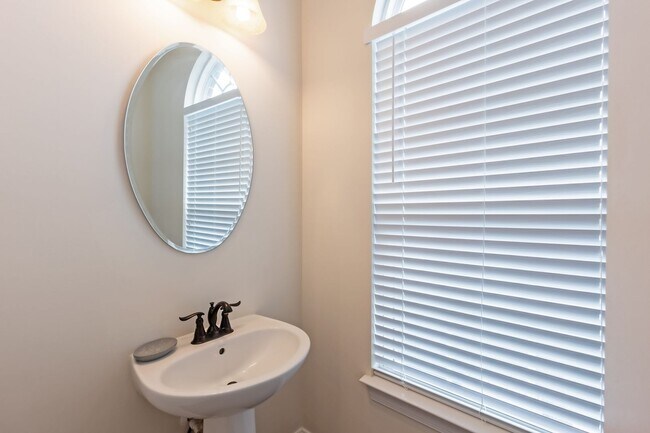 Photo - Great 4 Bedroom 4.5 Bath Home in Clarksburg!