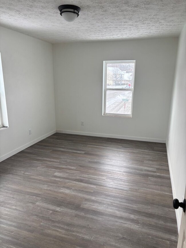 Building Photo - New Glory Unit 1214