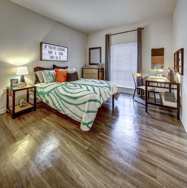 Photo - Peninsular Place