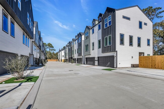 Photo - 5302 Kindred Gdn Ln