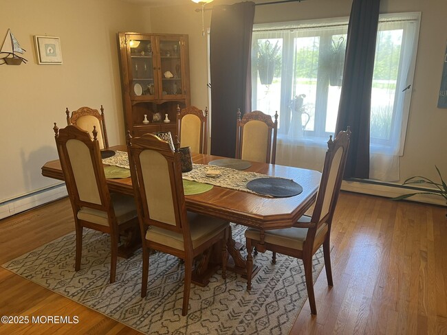Photo - 1727 River Rd