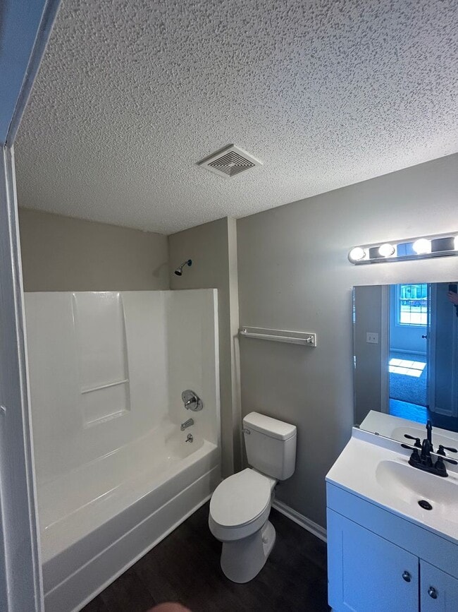 Photo - 802 W Parker Rd