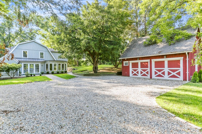 Photo - 112 Hillspoint Rd