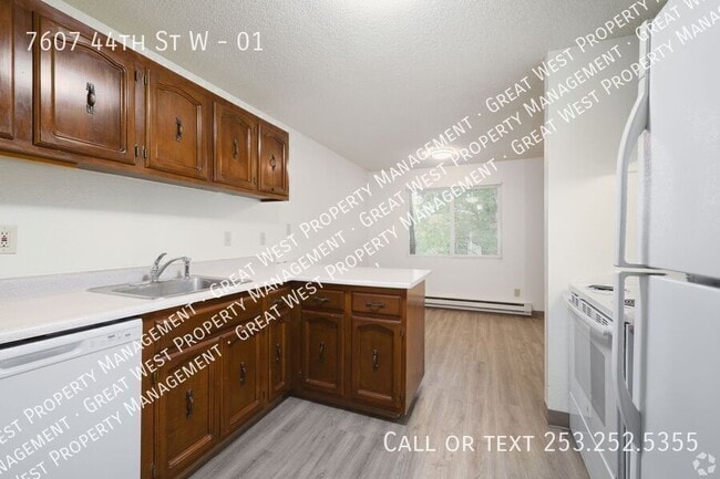 Building Photo - 7607 44th St W Unit 01