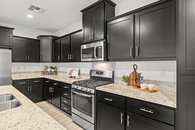 Photo - 4 Bedroom Upscale Rocklin Home Available NOW