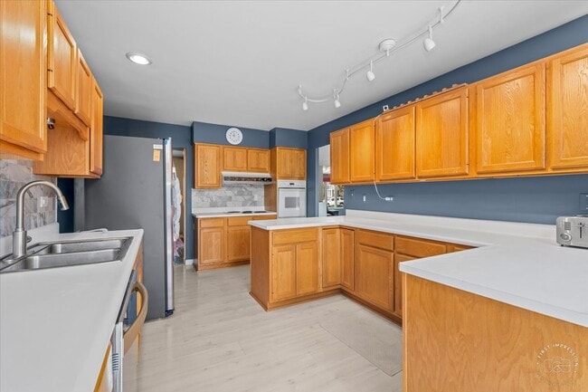 Photo - 1120 N Brainard St