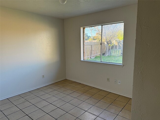 Photo - 2114 W Greens Rd