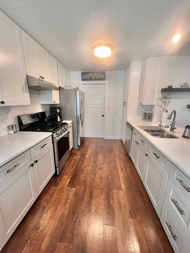 Photo - 303 Craigmont Dr