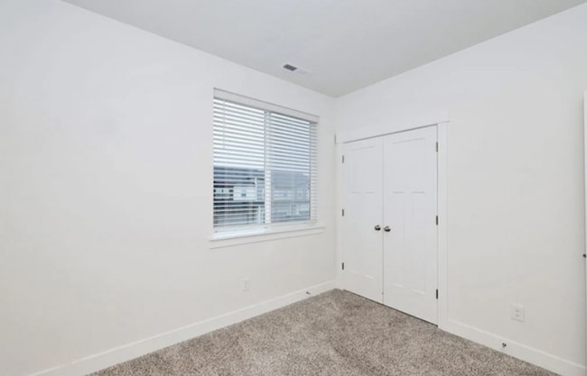 Building Photo - 13222 S Dominica Ln Unit J202