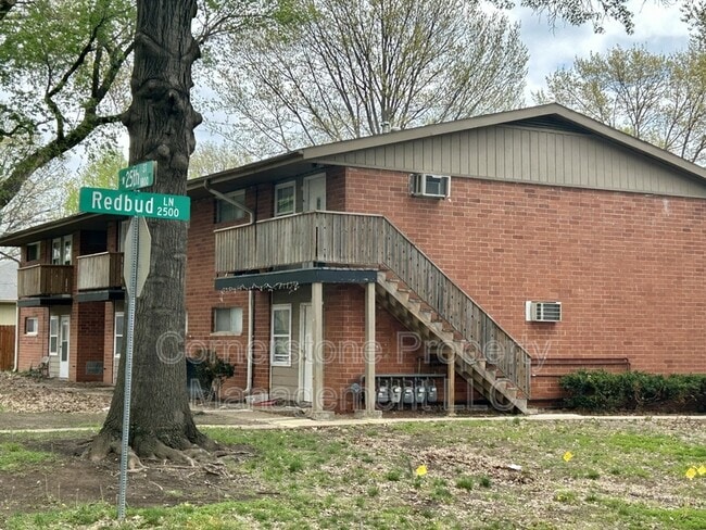 Building Photo - 2506 Redbud Ln Unit The Hamilton