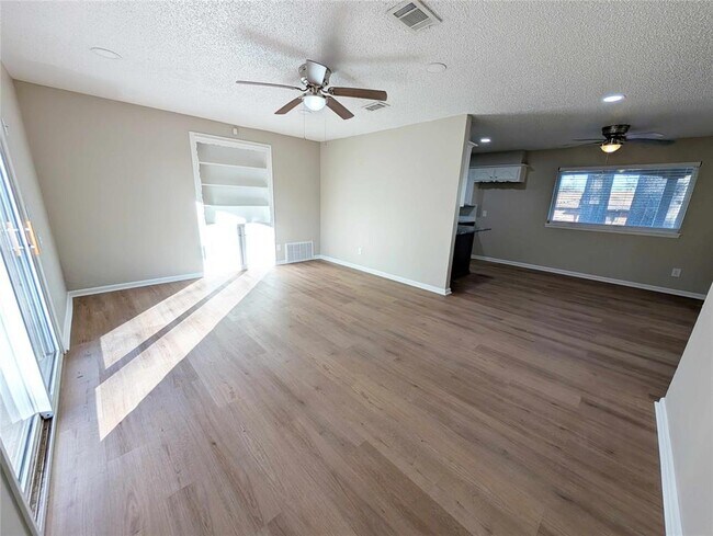 Photo - 7440 NW 6th St