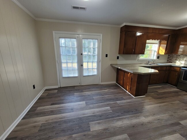 Photo - 3 bedroom 2 bath brick ranch in great loaction .