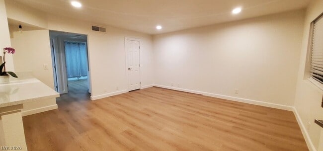 Building Photo - 2121 Oceanus Ln