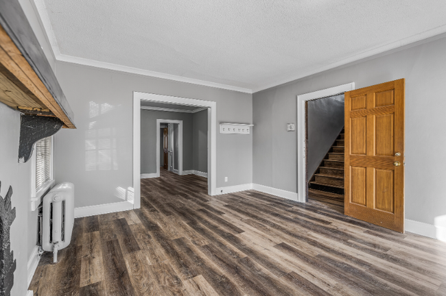 Photo - 715 10th Ave SE