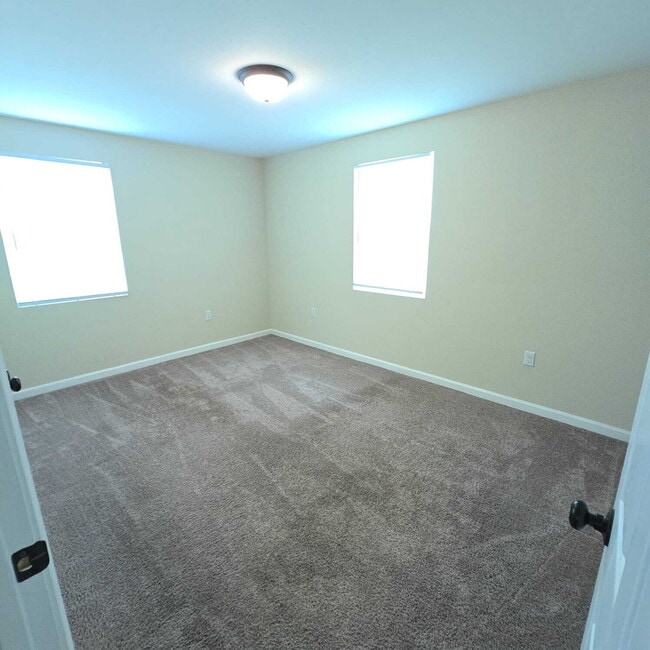 Photo - "Charming 2-Bedroom Duplex Retreat in Macon – Your Perfect Home Awaits on Woodard Avenue!" Unit 12B