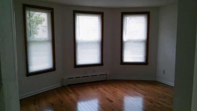 Photo - 138 Marsellus Pl