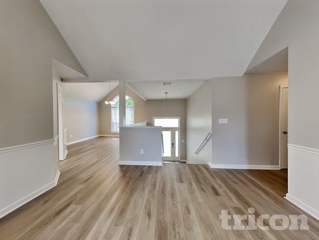 Photo - 241 Huntington Dr