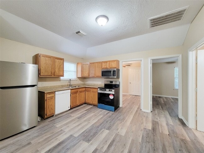 Photo - 12700 Royal Green Dr