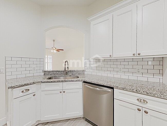 Photo - 922 Lake Lindley Dr N