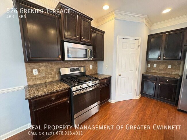 Photo - 526 Grenier Terrace NE