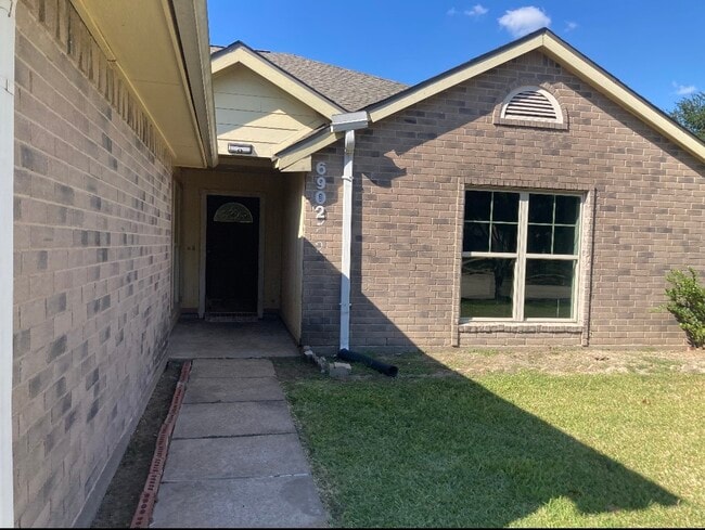 Photo - 6902 Oakmantle Dr