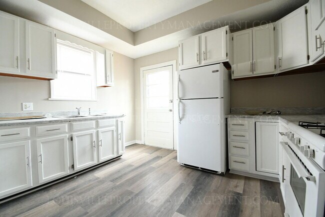 Photo - 715 N 33rd St