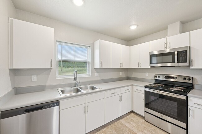 Photo - 254 Plez Morgan Dr Unidad D