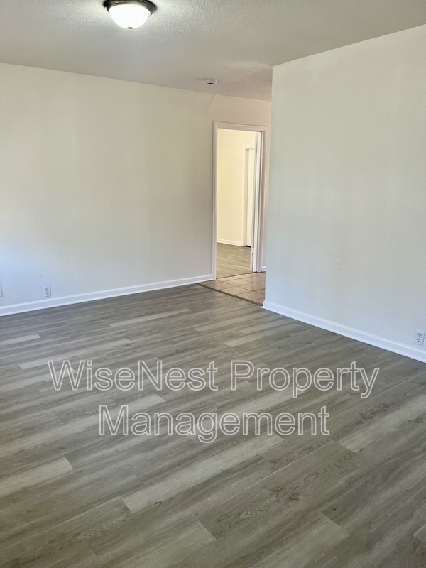 10804 Newton Ave