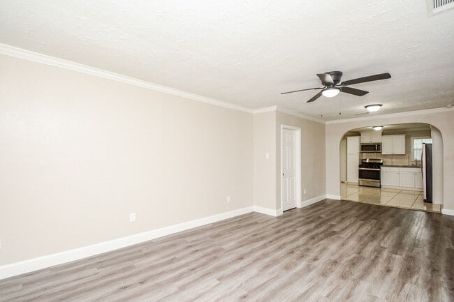 Photo - 2109 Pomona Dr
