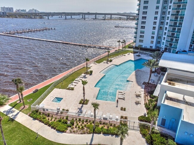 231 Riverside Dr Unit 1706-1