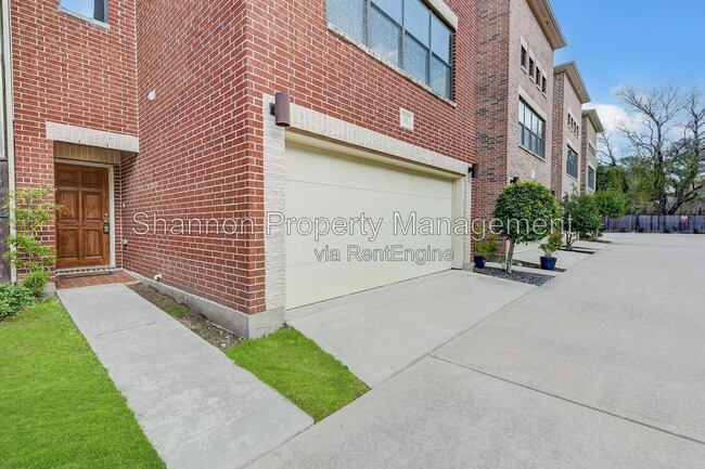Photo - 650 Westcross St Unit 35