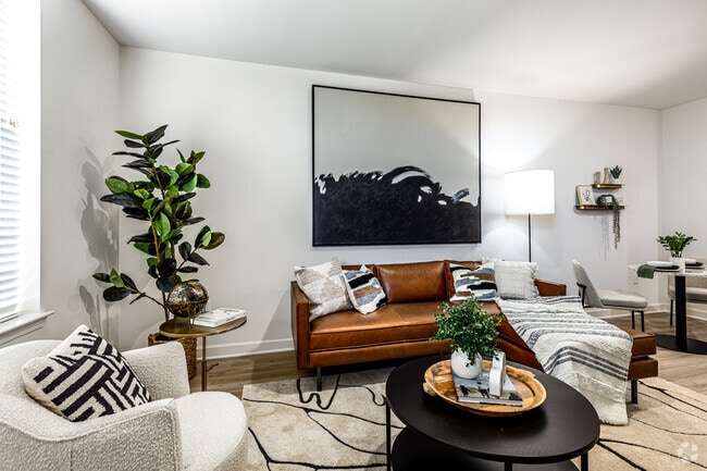 1BR, 1BA - 826SF
