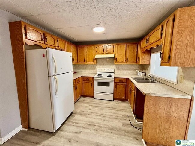 Photo - 210 W Main St Unidad 4