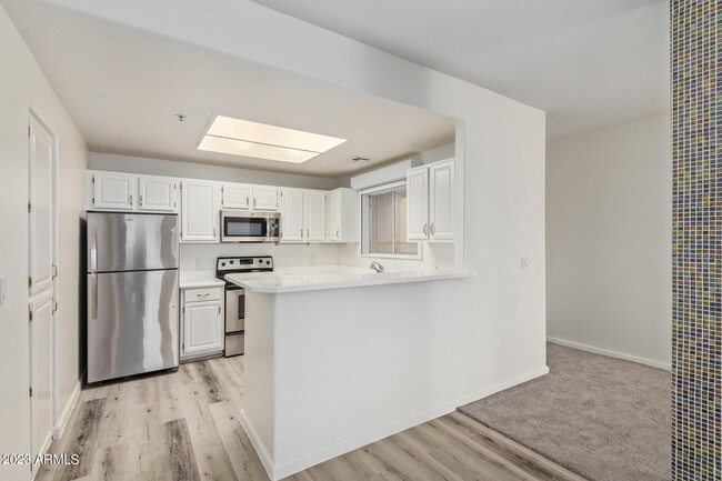 Building Photo - 11375 E Sahuaro Dr Unit 2078