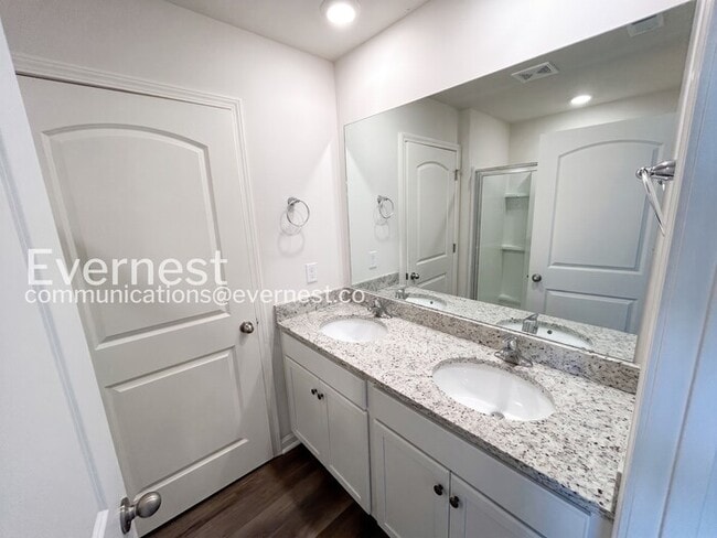 Photo - 109 Maple Spg Trl