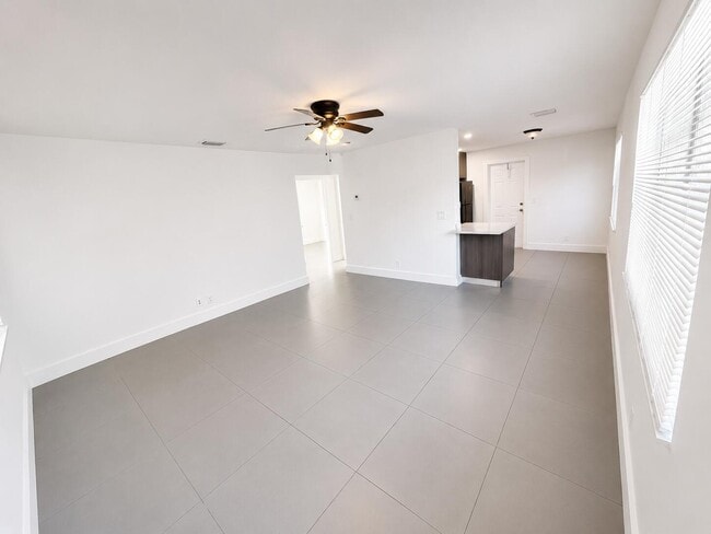 Photo - 719 SW 7th St