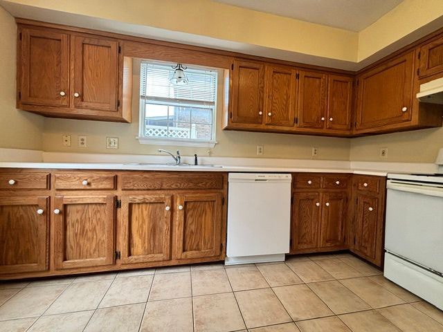 Photo - 211 Hillside Ct
