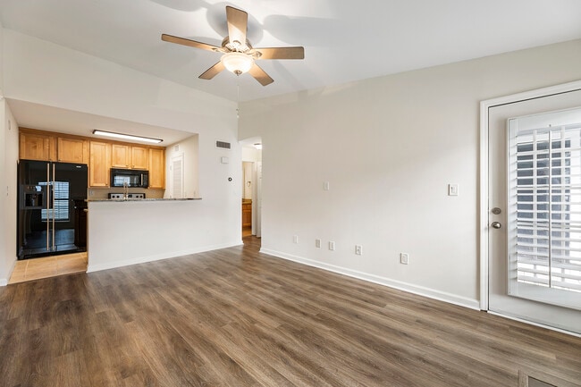 Photo - 210 Granville Ct