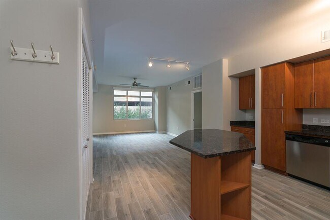 Photo - 54 Rainey St Unit 307
