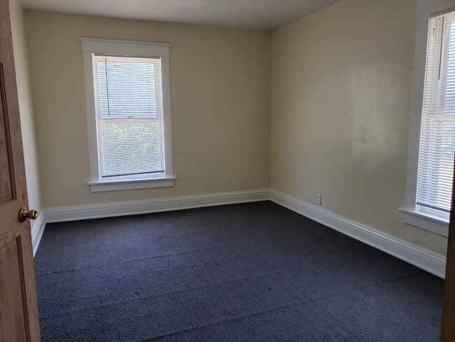 Photo - 720 W 9th St
