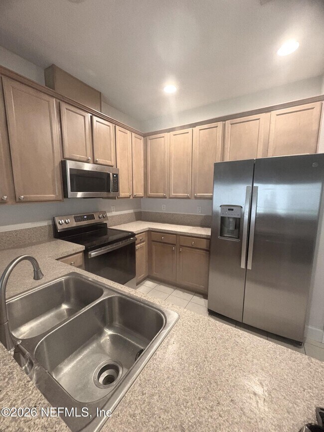 Photo - 607 Crystal Way