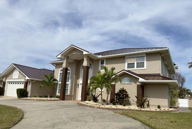 One block from the ocean - 204 Cherry Dr House