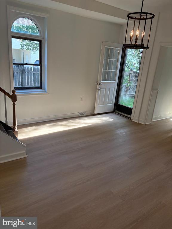 Photo - 213 Vernon St