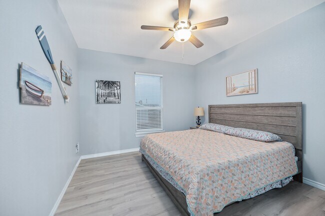 Photo - 305 Jettyview Rd